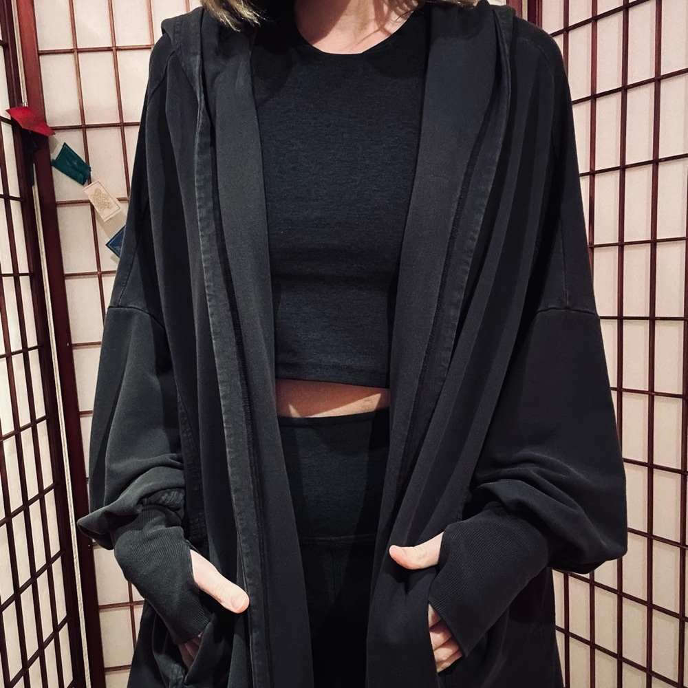 Athleta Mantra wrap hooded with thumbholes